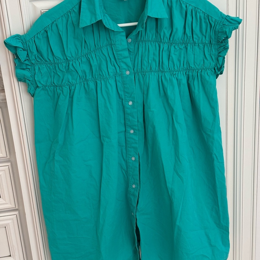 Button-Front Smocked Short-Sleeve Top in Teal